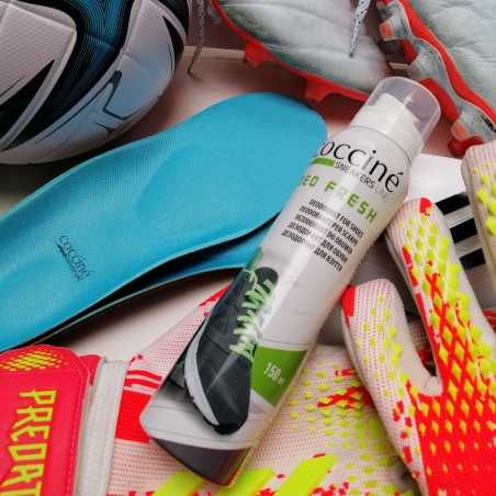 Jak pozbyć się brzydkiego zapachu ze sneakersów?